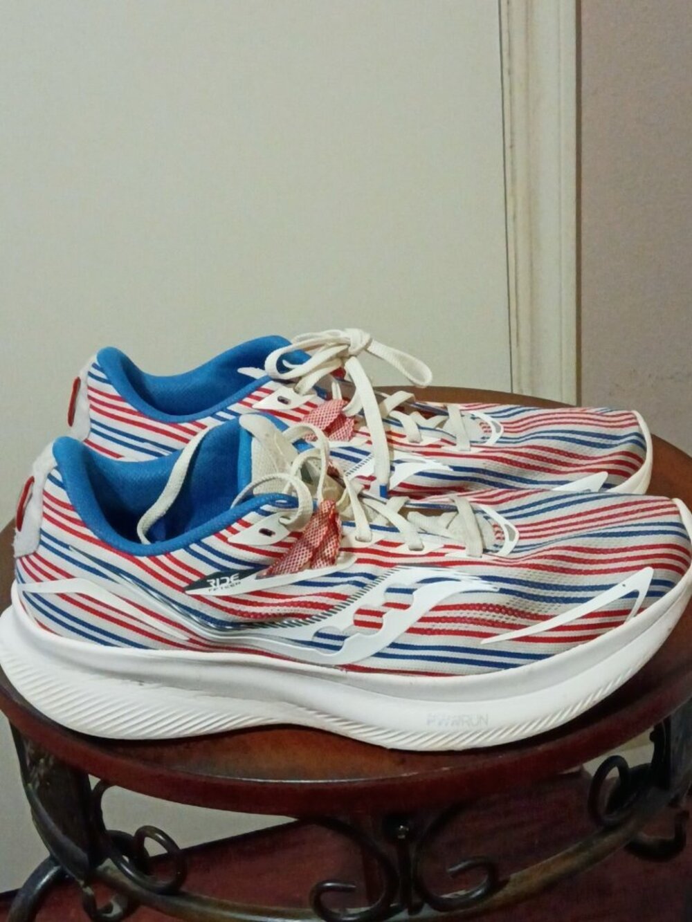 Saucony Ride 15 Shoes Womens Size 9 Red White Blue Stripes Running S10729-76 - Picture 1 of 13